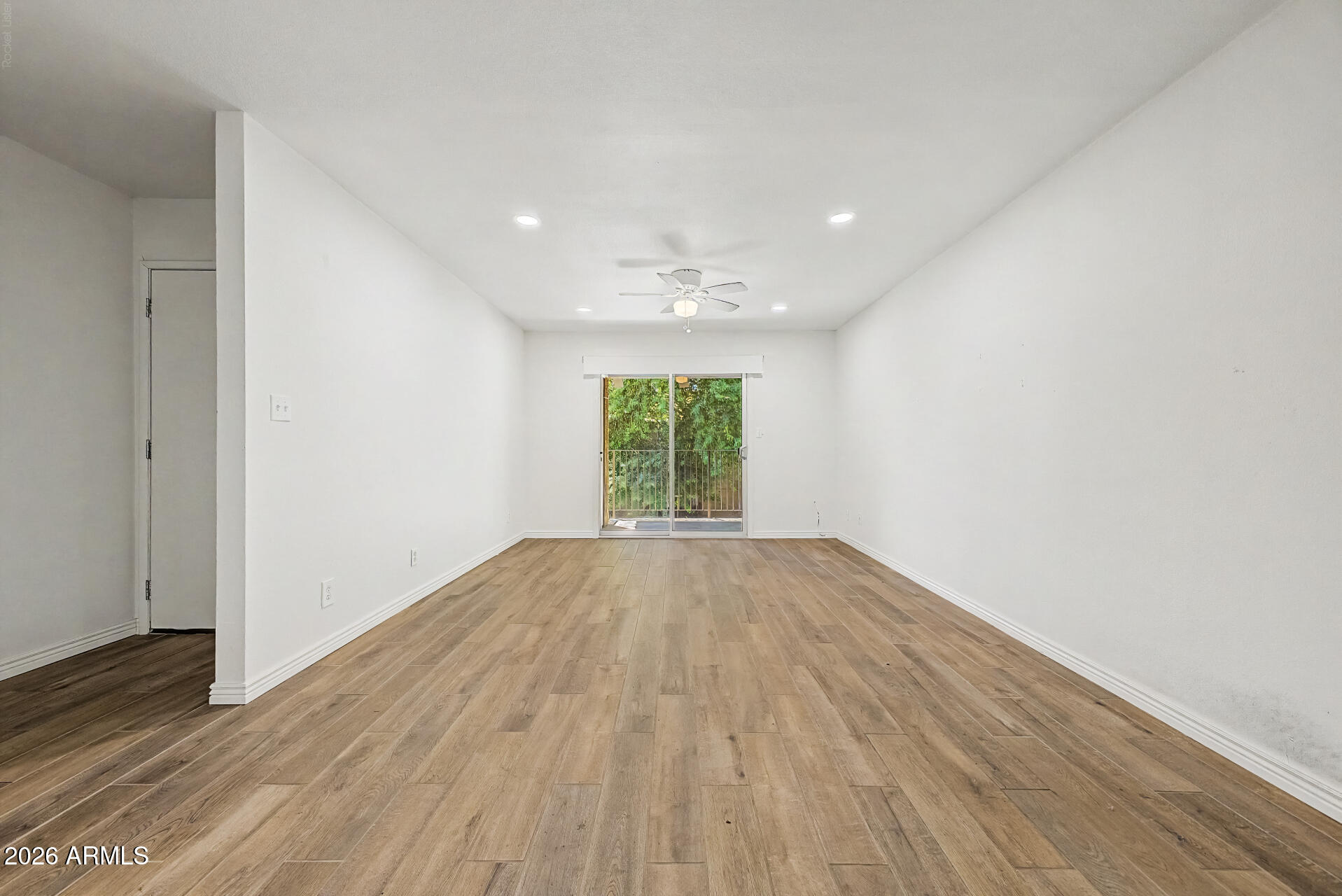 5525 East Thomas Road, Unit M23 Phoenix, AZ 85018 - Photo 4 of 26 Great Room View A