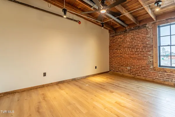 $2,875 | 453 East Main Street, Unit 900, Kingsport, TN 37660