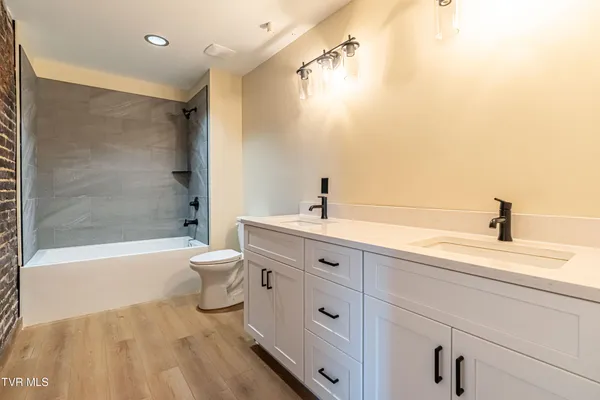 $2,875 | 453 East Main Street, Unit 900, Kingsport, TN 37660