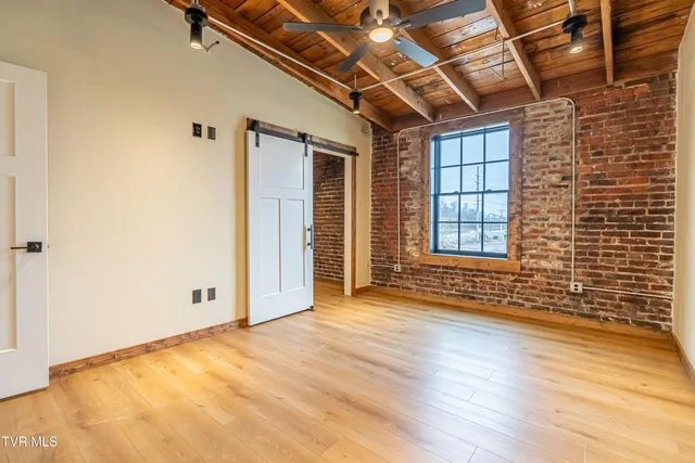 $2,875 | 453 East Main Street, Unit 900, Kingsport, TN 37660