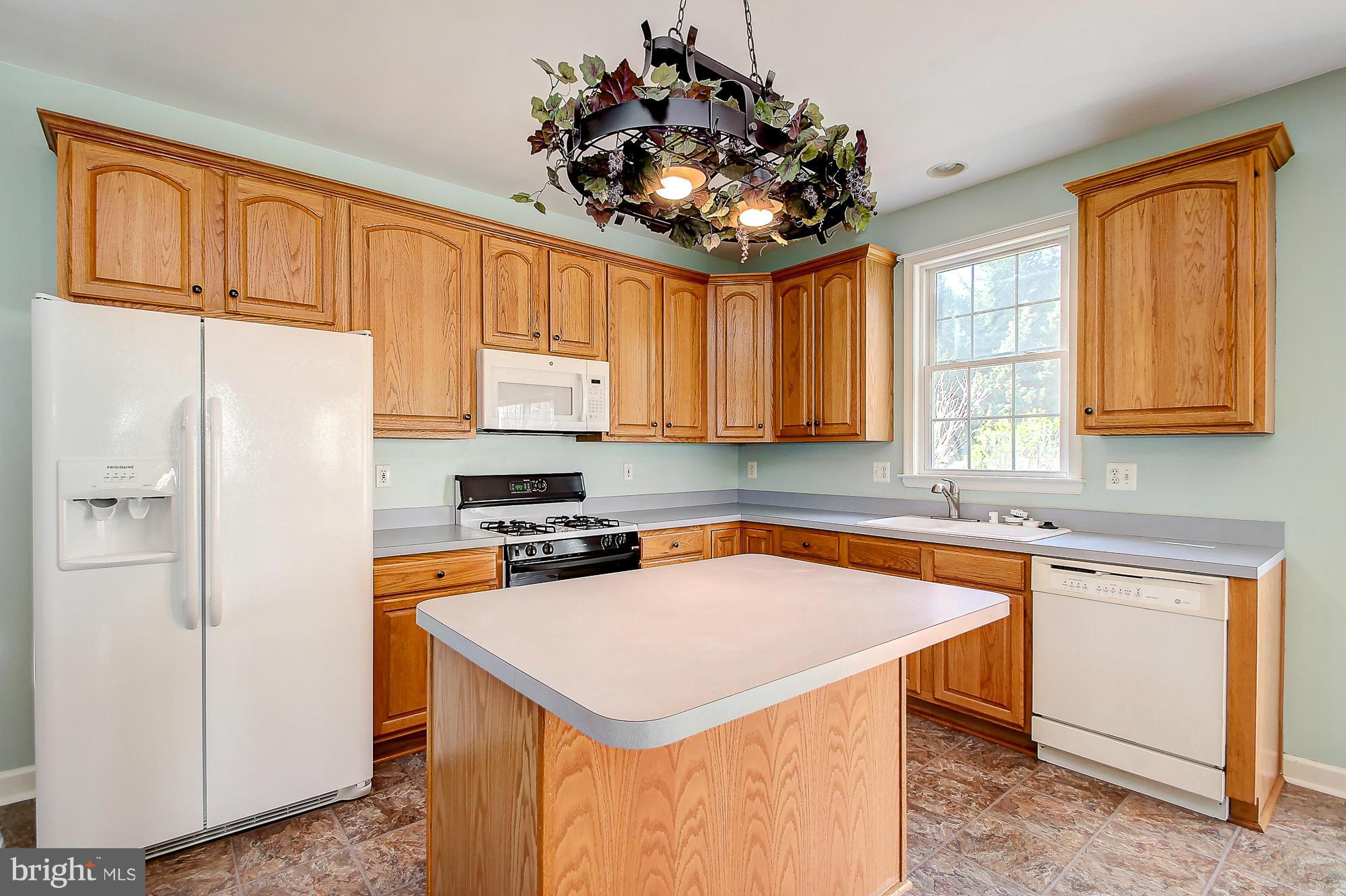 7669 Swallow Road Eldersburg, MD 21784 - Photo 4 of 29 Kitchen