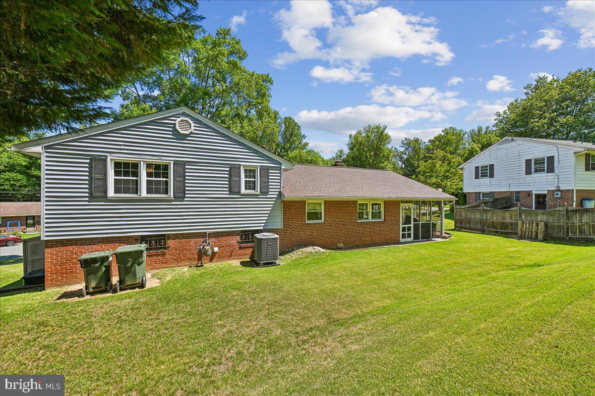 5643 Inverchapel Road Springfield, VA 22151 - Photo 9 of 65 Back