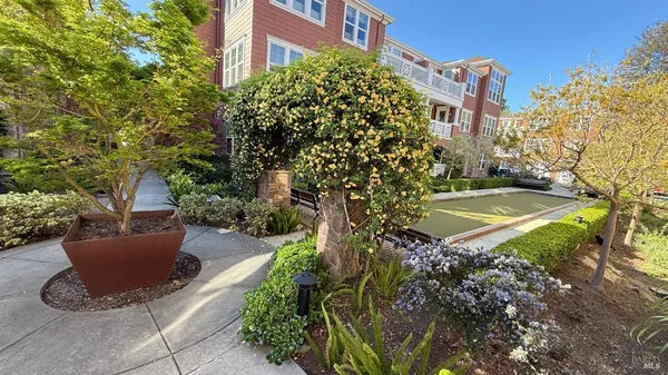 $1,795,000 | 20 Camellia Circle, Larkspur, CA 94939