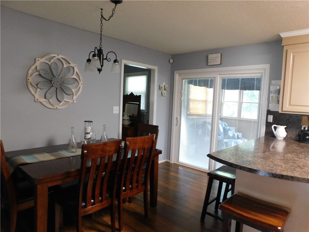2705 Linmar Circle Anderson, SC 29621 - Photo 7 of 19 eat-in area