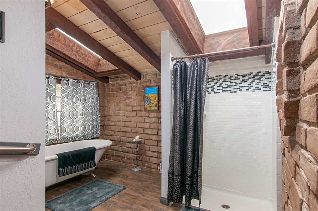 18011 Bluegrass Road Ramona, CA 92065 - Photo 14 of 25 Masterbath