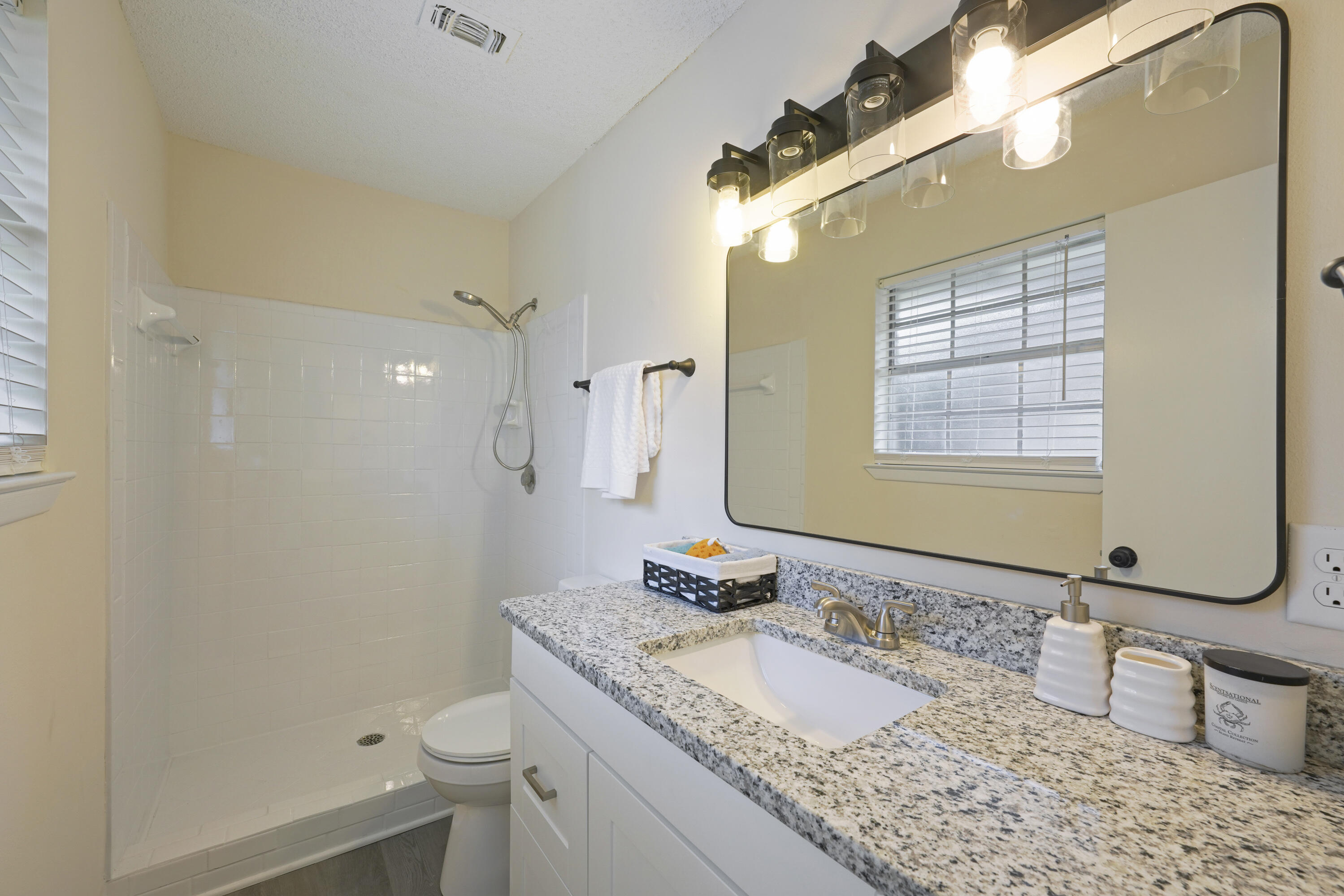 15 Lakeview Drive Mary Esther, FL 32569 - Photo 15 of 28 33