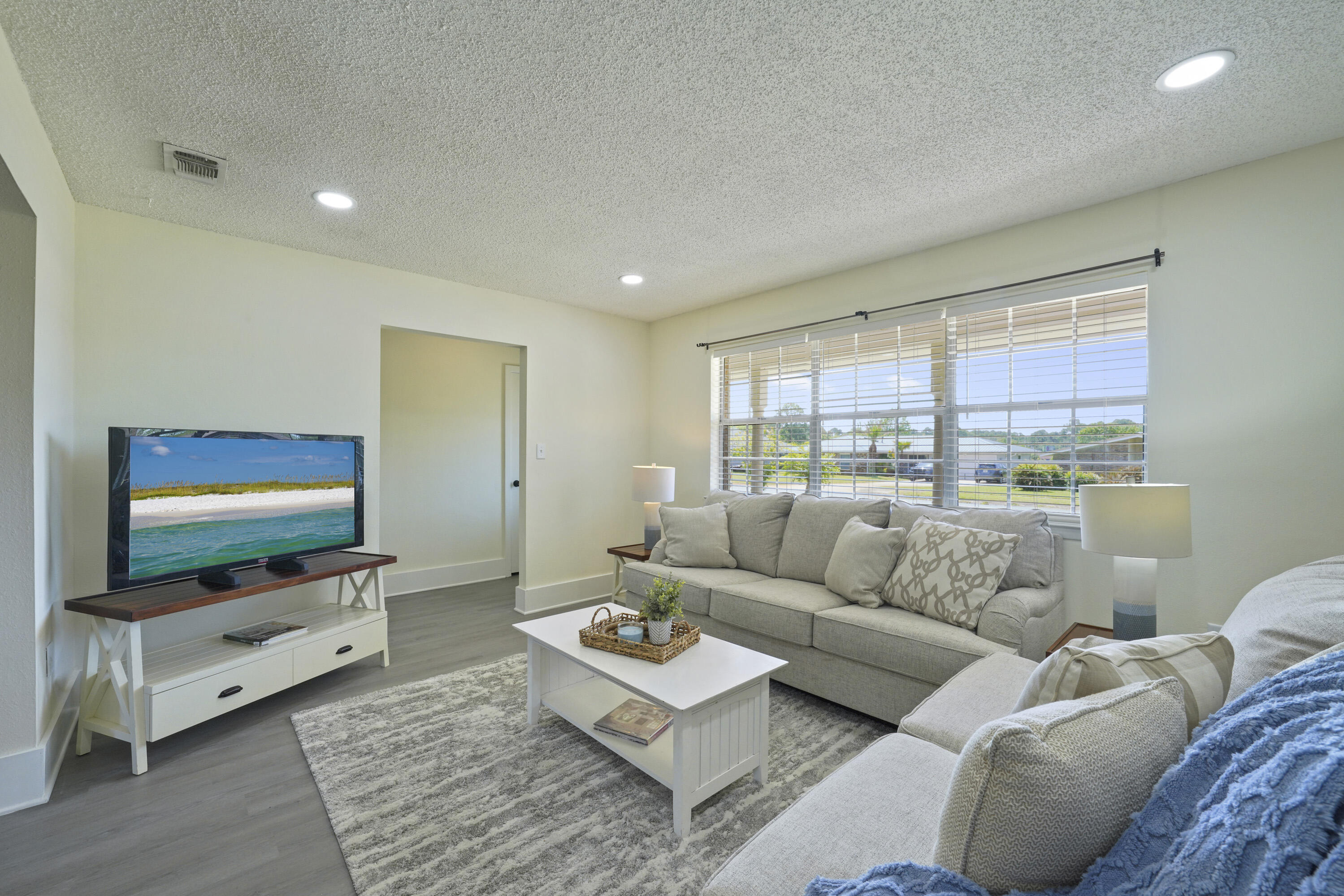 15 Lakeview Drive Mary Esther, FL 32569 - Photo 9 of 28 08