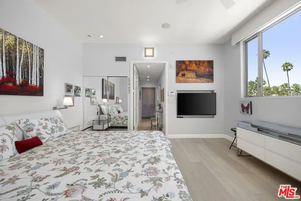 $2,150,000 | 907 Lincoln Boulevard, Unit PH 302, Santa Monica, CA 90403