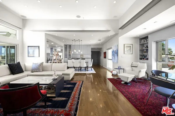 $2,150,000 | 907 Lincoln Boulevard, Unit PH 302, Santa Monica, CA 90403