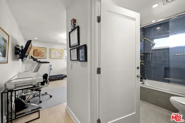 $2,150,000 | 907 Lincoln Boulevard, Unit PH 302, Santa Monica, CA 90403