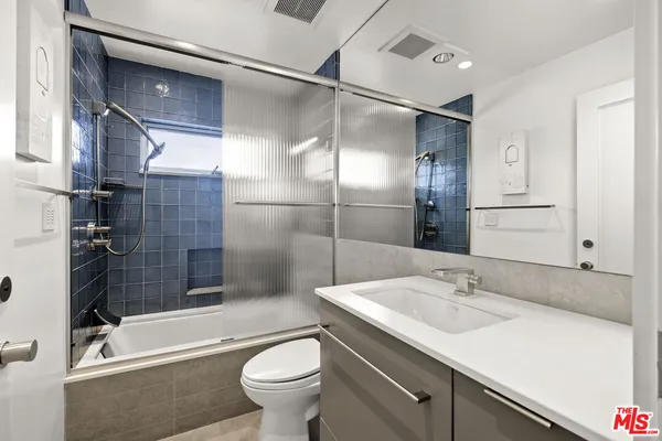 $2,150,000 | 907 Lincoln Boulevard, Unit PH 302, Santa Monica, CA 90403