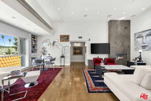 $2,150,000 | 907 Lincoln Boulevard, Unit PH 302, Santa Monica, CA 90403