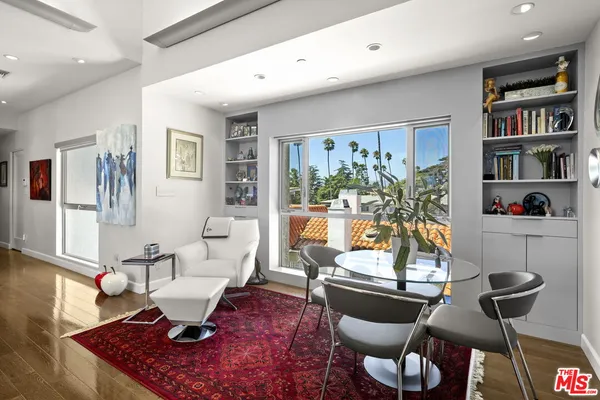 $2,150,000 | 907 Lincoln Boulevard, Unit PH 302, Santa Monica, CA 90403