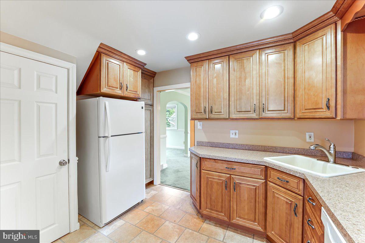 1309 Dermond Road Drexel Hill, PA 19026 - Photo 16 of 24