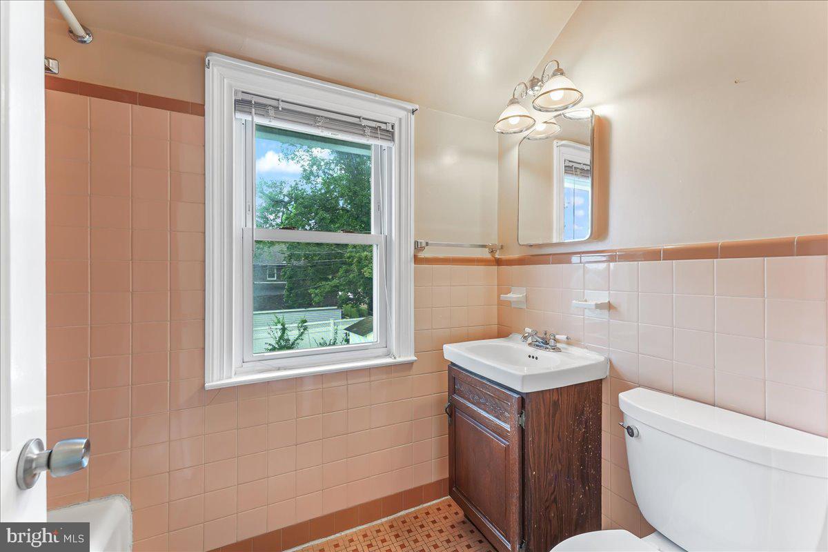 1309 Dermond Road Drexel Hill, PA 19026 - Photo 20 of 24