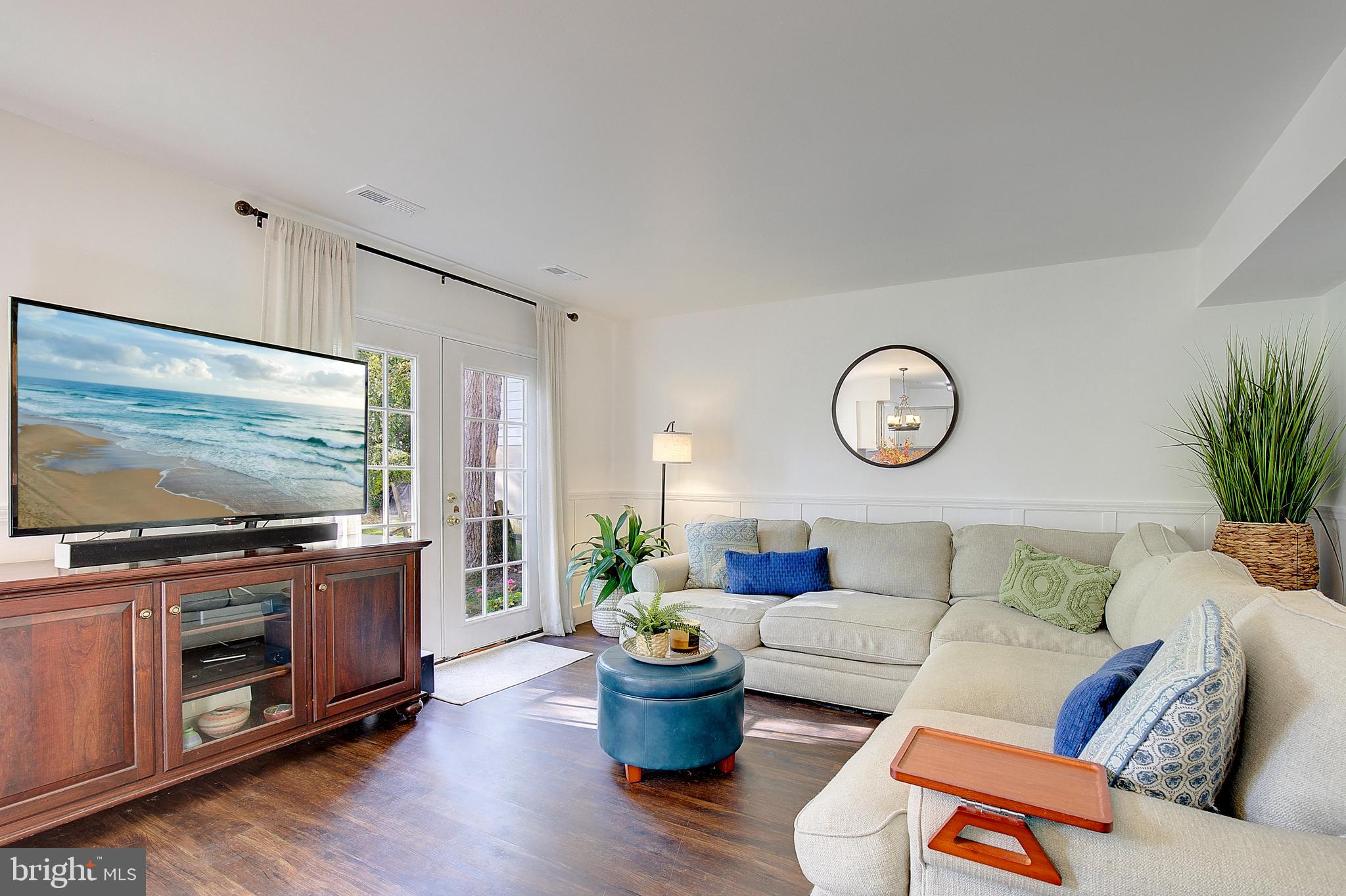 3513 Oak Drive Edgewater, MD 21037 - Photo 15 of 38 Family Room
