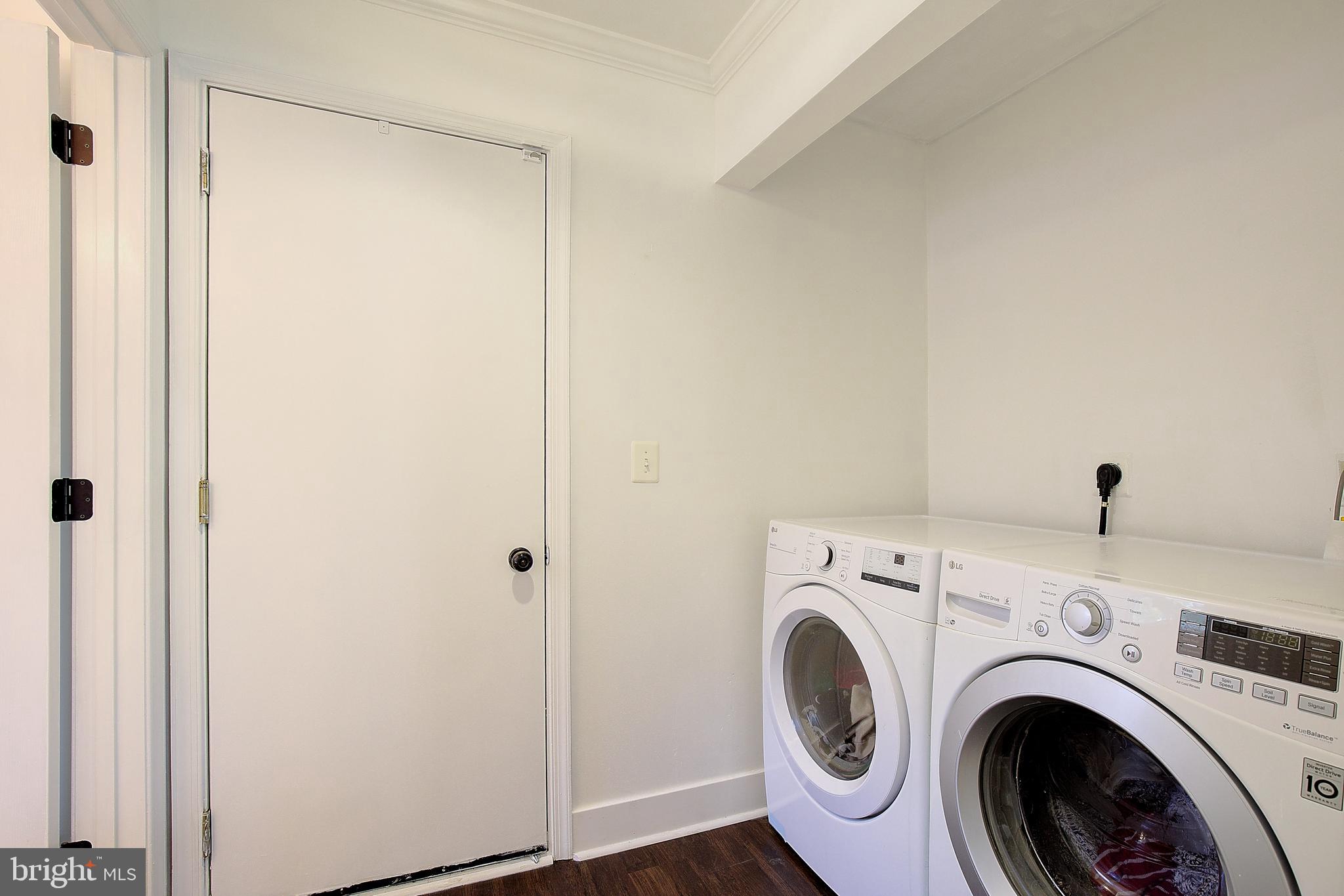 3513 Oak Drive Edgewater, MD 21037 - Photo 19 of 38 Laundry Room