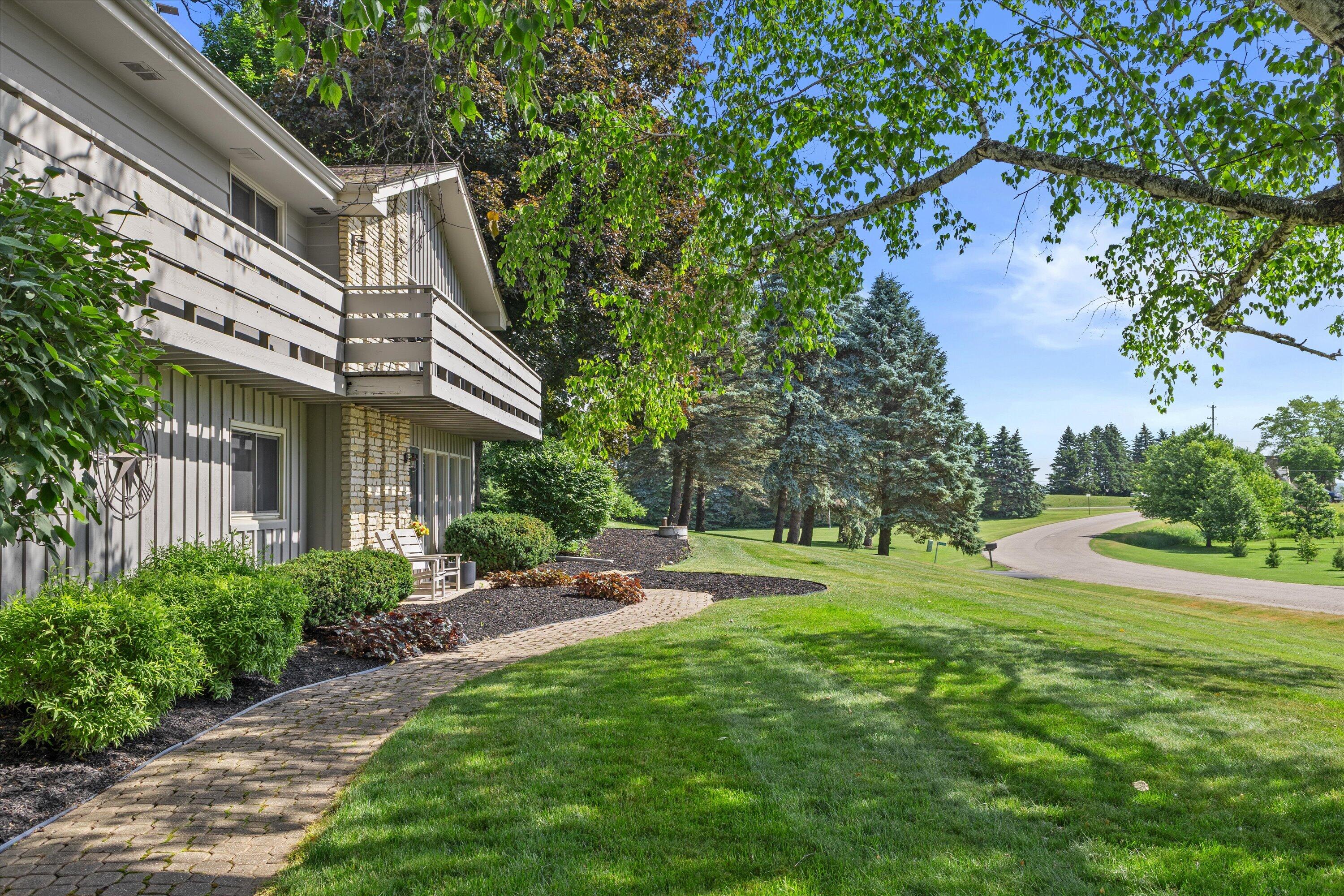 W290S2811 Carmarthen Road Genesee, WI 53188 - Photo 44 of 49 Front