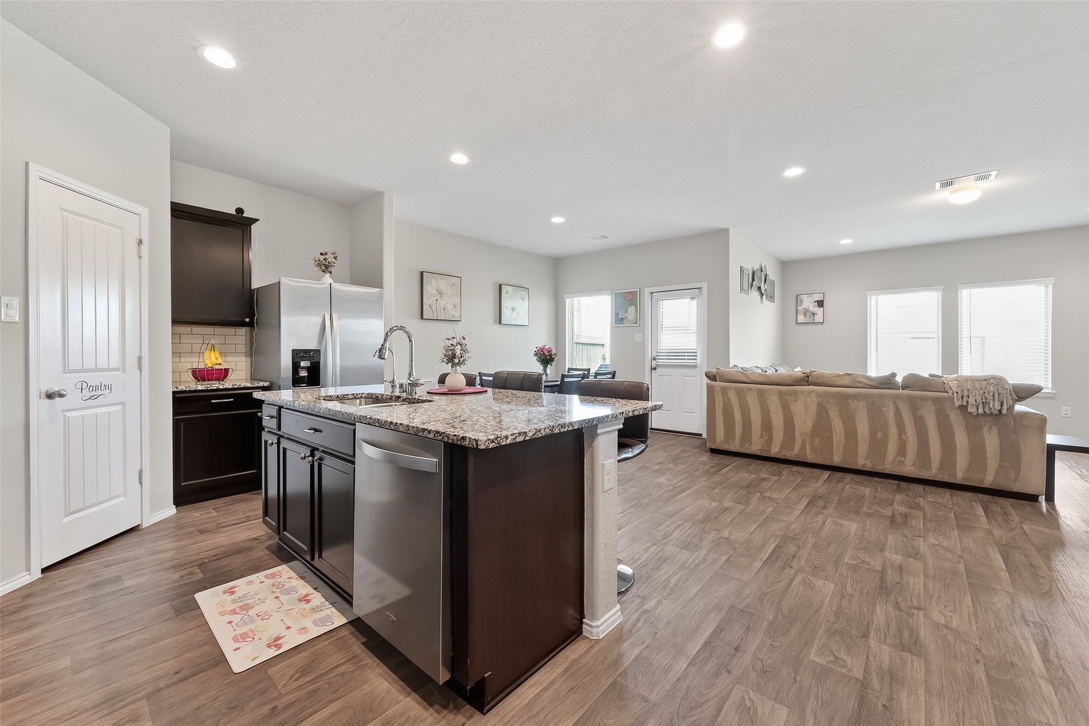 723 Acacia Park Lane Rosharon, TX 77583 - Photo 6 of 42