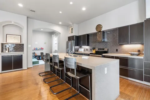 $525,000 | 3934 Feagan Street, Houston, TX 77007