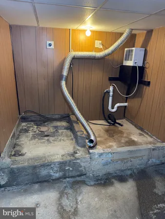 a view of utility room