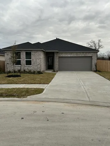 $284,990 | 423 Robin Court, Angleton, TX 77515