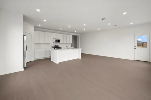 $259,990 | 423 Robin Court, Angleton, TX 77515