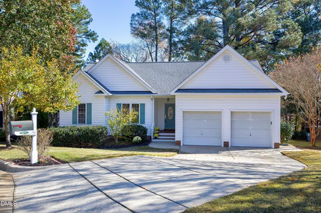 $436,500 | 105 Grassy Ridge Court, Apex, NC 27502