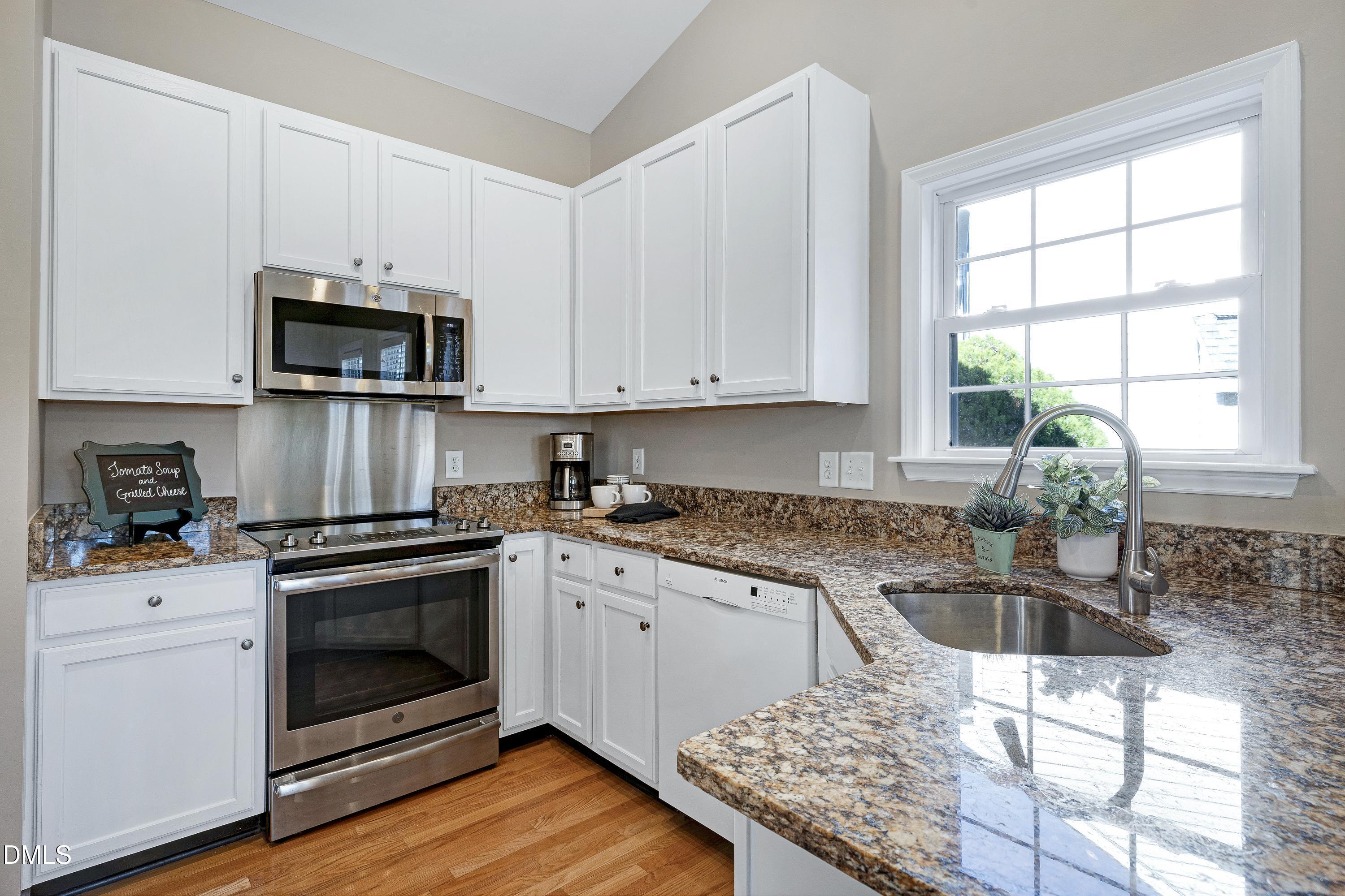 105 Grassy Ridge Court Apex, NC 27502 - Photo 10 of 34 Scene-15