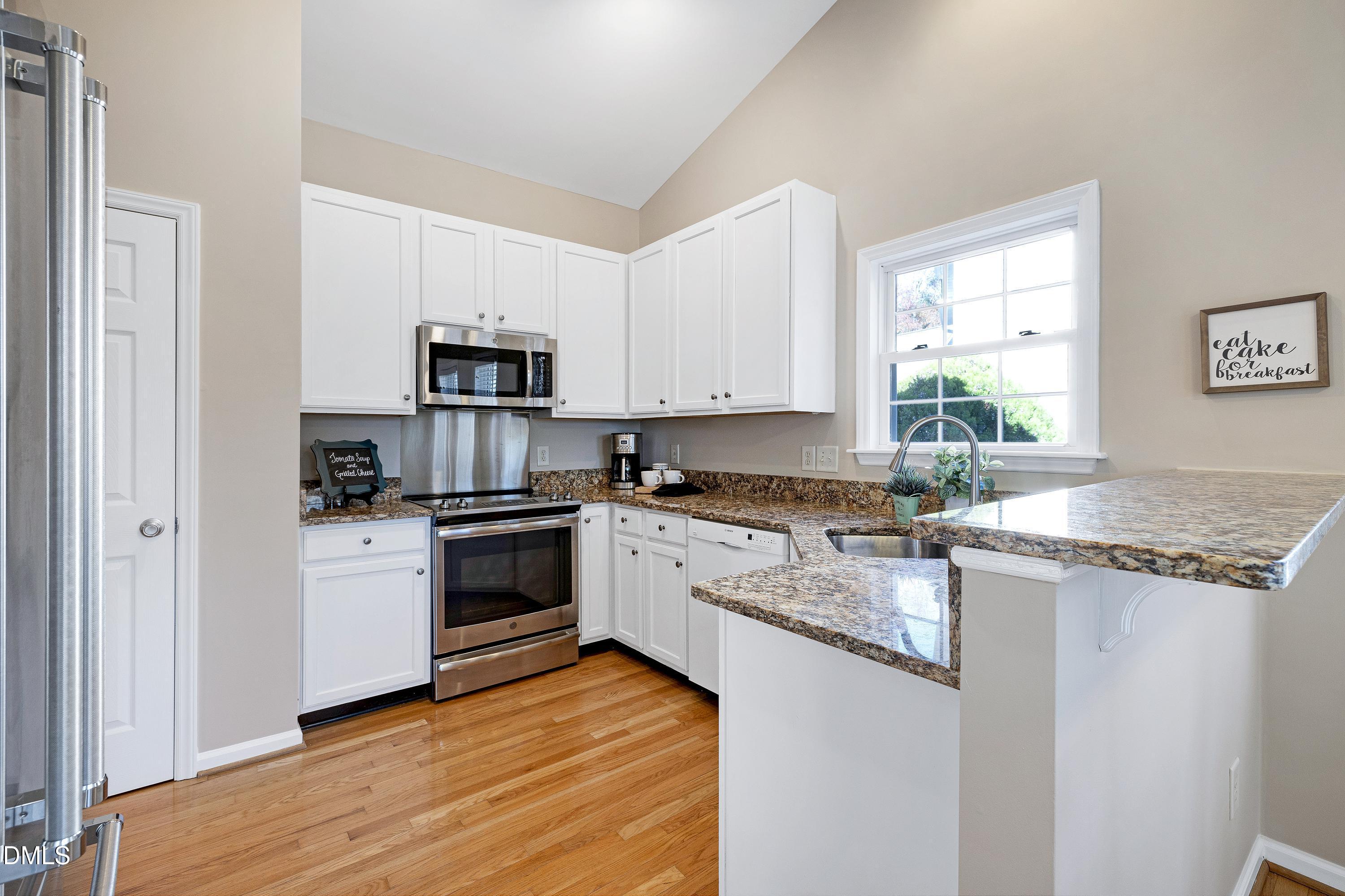 105 Grassy Ridge Court Apex, NC 27502 - Photo 11 of 34 Scene-14