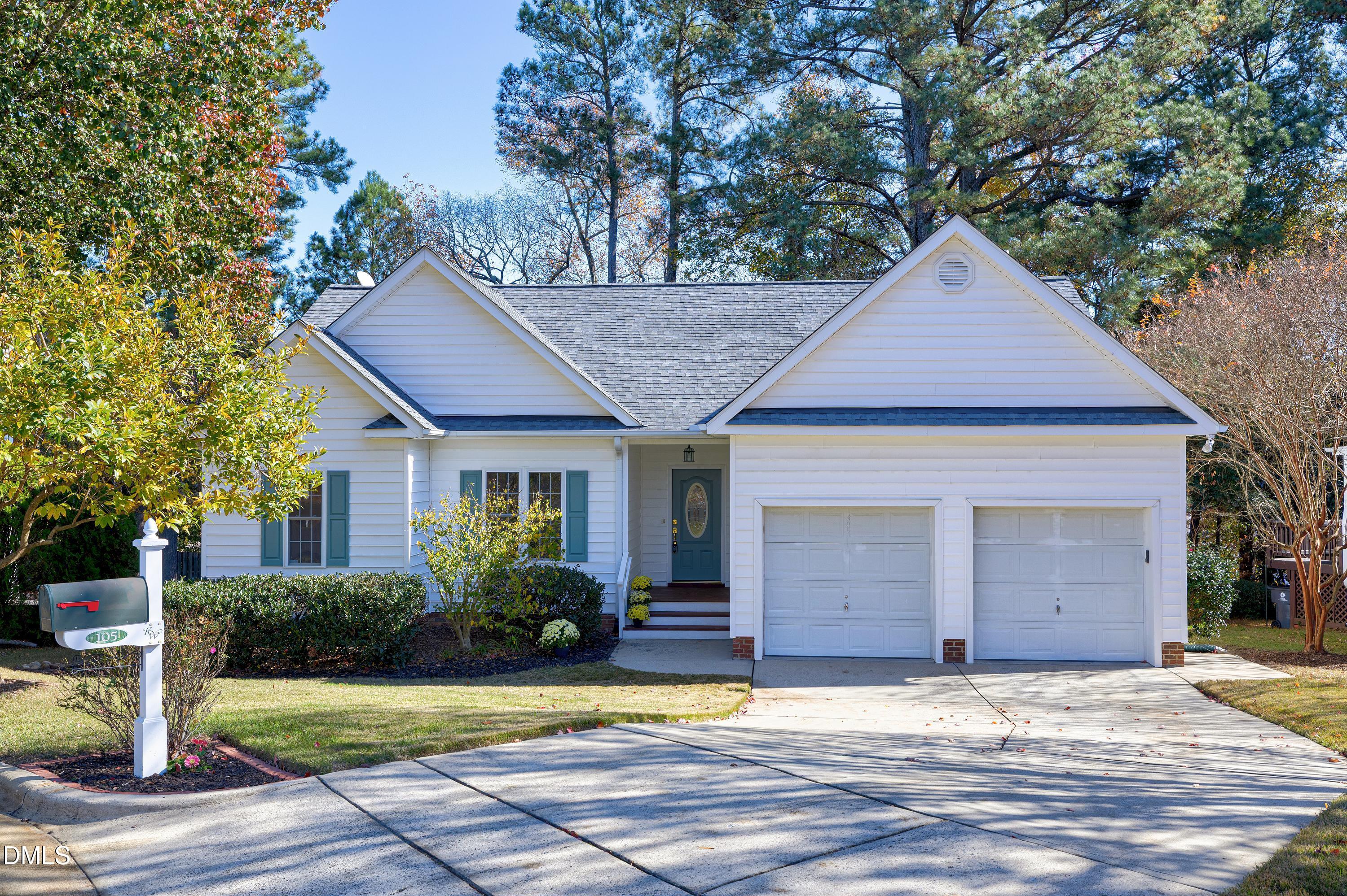 105 Grassy Ridge Court Apex, NC 27502 - Photo 2 of 34 Scene-1
