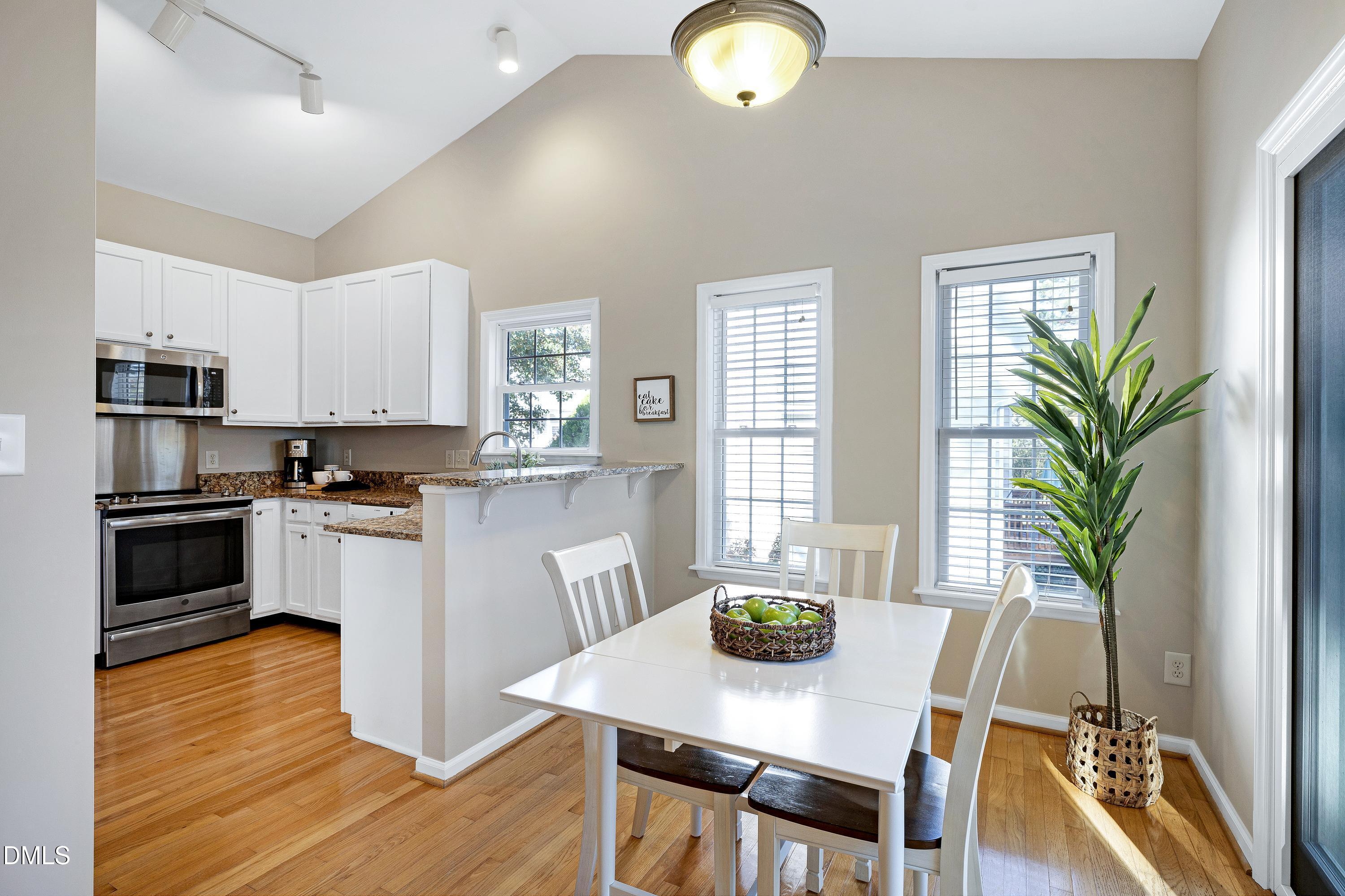 105 Grassy Ridge Court Apex, NC 27502 - Photo 8 of 34 Scene-13