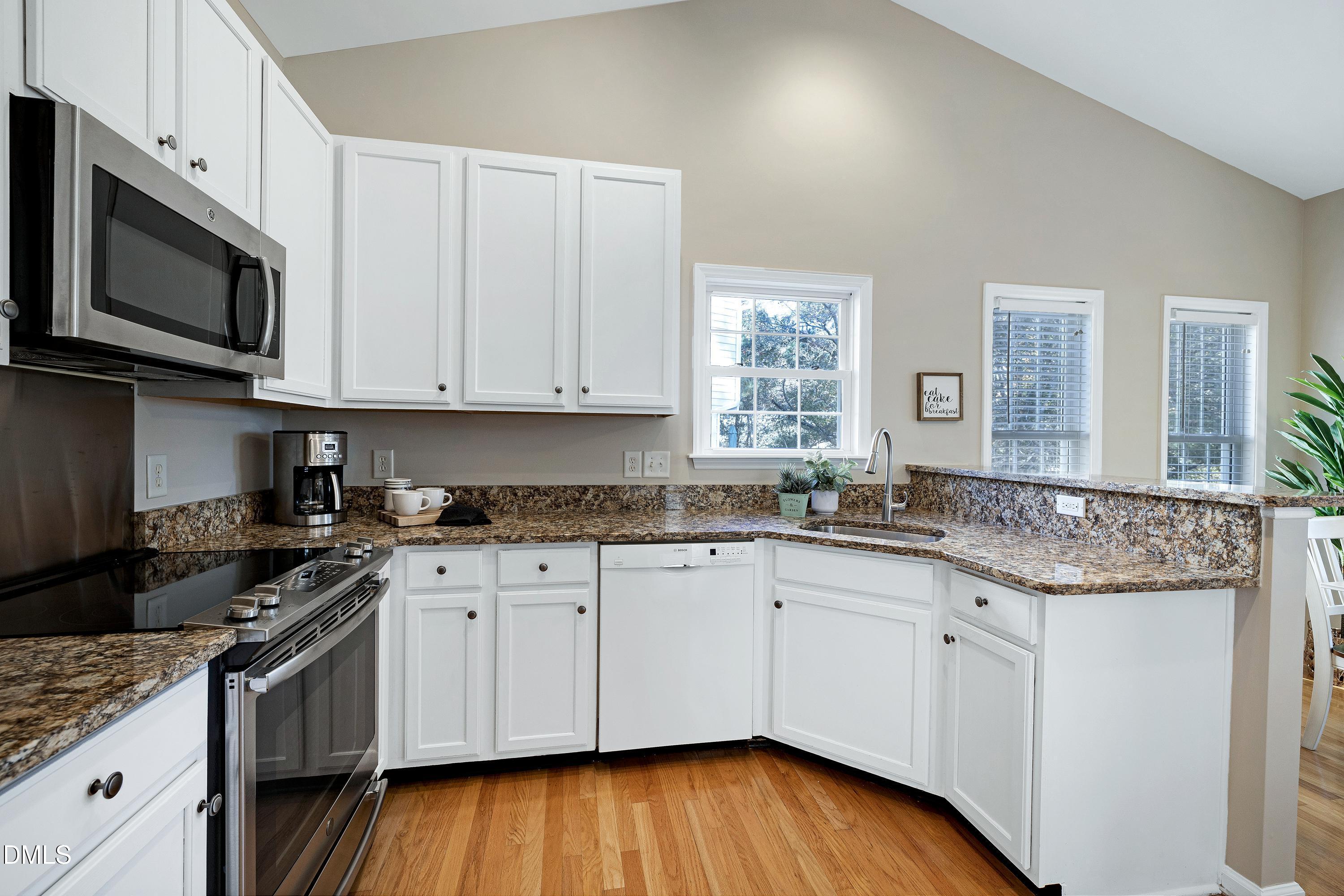 105 Grassy Ridge Court Apex, NC 27502 - Photo 9 of 34 Scene-16