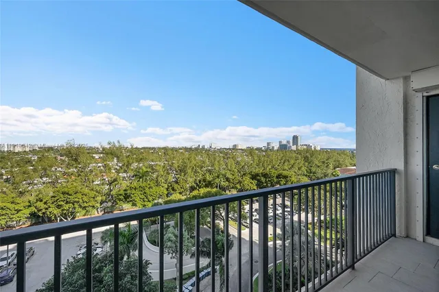 $4,900 | 3200 Port Royale Drive North, Unit 1009, Fort Lauderdale, FL 33308