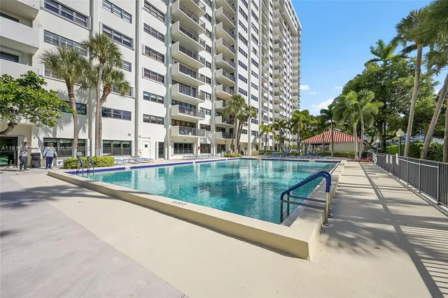 $4,900 | 3200 Port Royale Drive North, Unit 1009, Fort Lauderdale, FL 33308