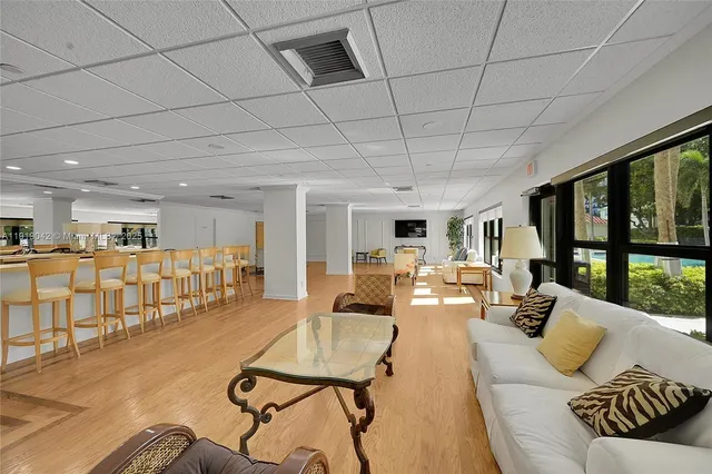 $4,900 | 3200 Port Royale Drive North, Unit 1009, Fort Lauderdale, FL 33308