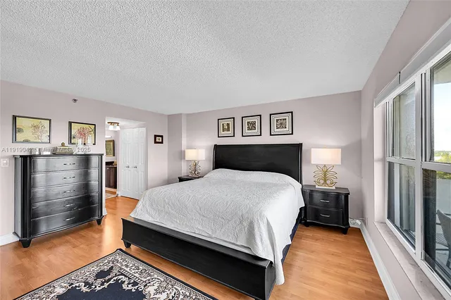 $4,900 | 3200 Port Royale Drive North, Unit 1009, Fort Lauderdale, FL 33308