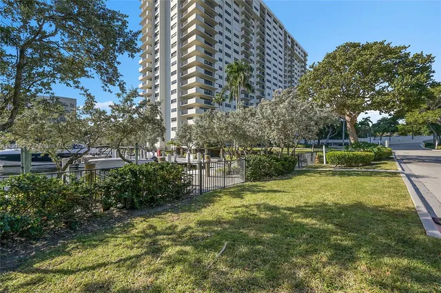 $4,900 | 3200 Port Royale Drive North, Unit 1009, Fort Lauderdale, FL 33308