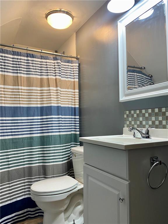 167 Fairfield Road Tarentum, PA 15084 - Photo 17 of 24 a bathroom with a sink toilet and shower