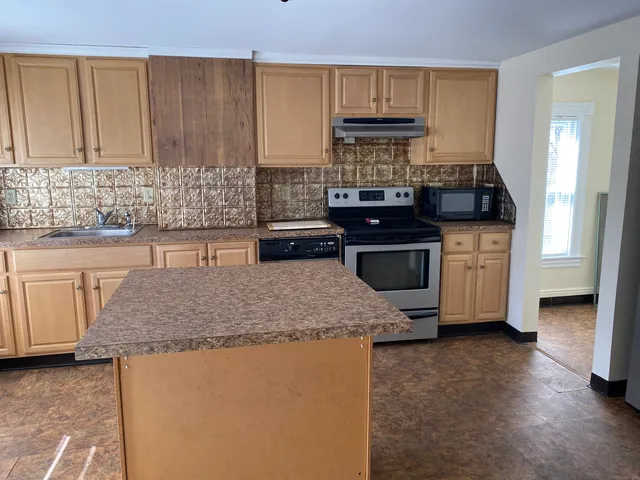 $1,600 | 58 Georgiana Street, New London, CT 06320