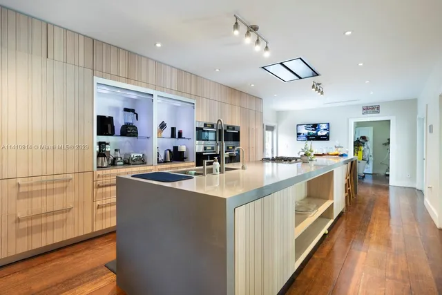 $65,000 | 820 West Dilido Drive, Miami Beach, FL 33139