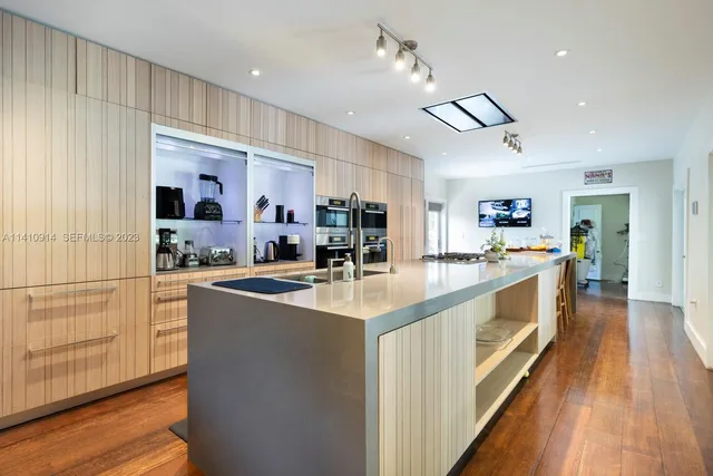 $65,000 | 820 West Dilido Drive, Miami Beach, FL 33139