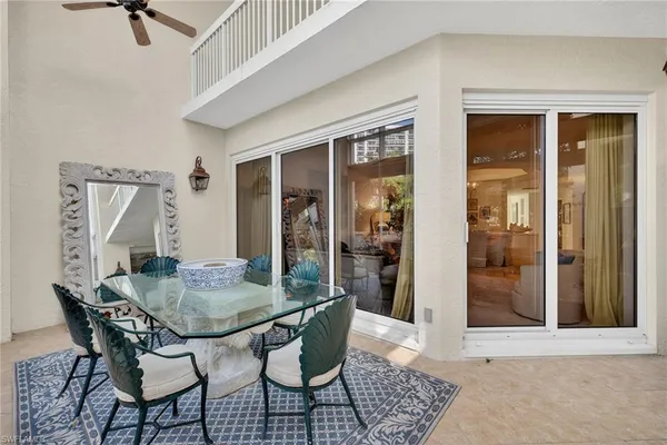 a view of an outdoor space