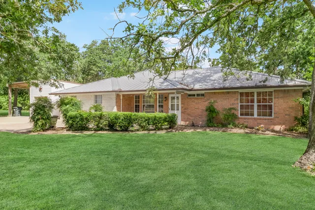 $375,000 | 36 Jamaica Lane, Normangee, TX 77871