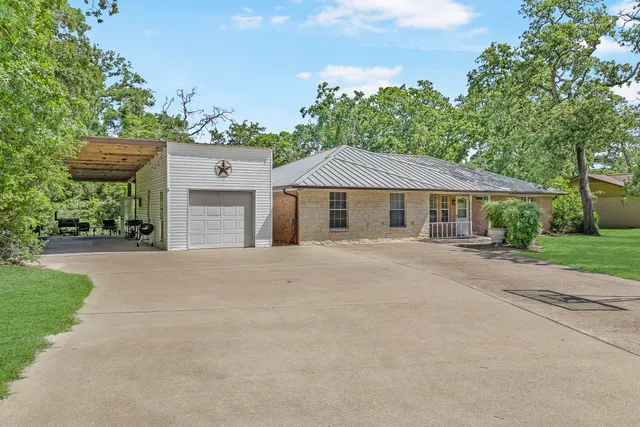 $375,000 | 36 Jamaica Lane, Normangee, TX 77871