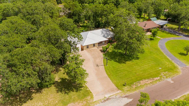 $375,000 | 36 Jamaica Lane, Normangee, TX 77871