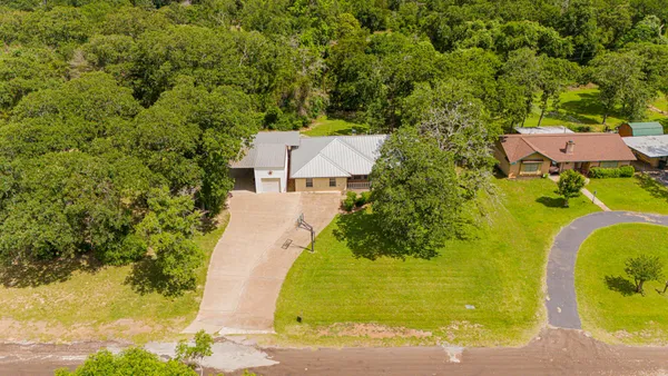 $375,000 | 36 Jamaica Lane, Normangee, TX 77871