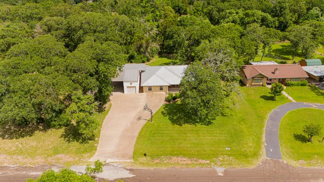 $375,000 | 36 Jamaica Lane, Normangee, TX 77871