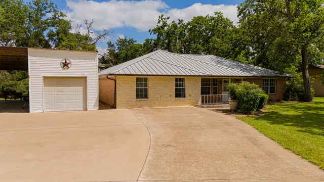 $375,000 | 36 Jamaica Lane, Normangee, TX 77871