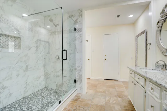 $416,000 | 15 Bendwood Drive, Sugar Land, TX 77478